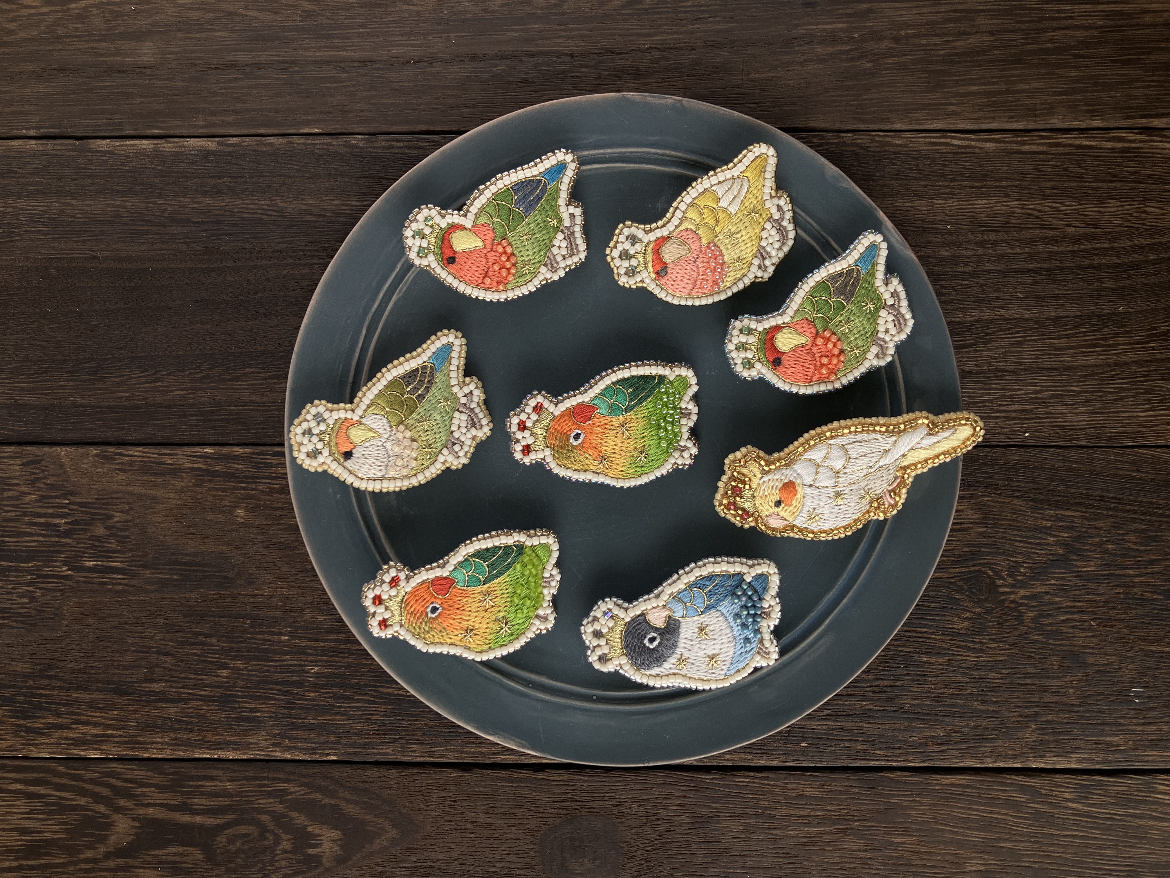 インコの手刺繍ブローチ